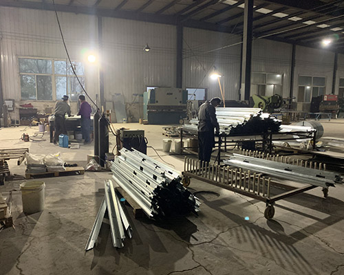 車(chē)間門(mén)框焊接